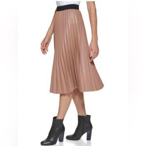 Calvin Klein cafe‎ ole tan Faux Leather Pleated circular swing Skirt size small